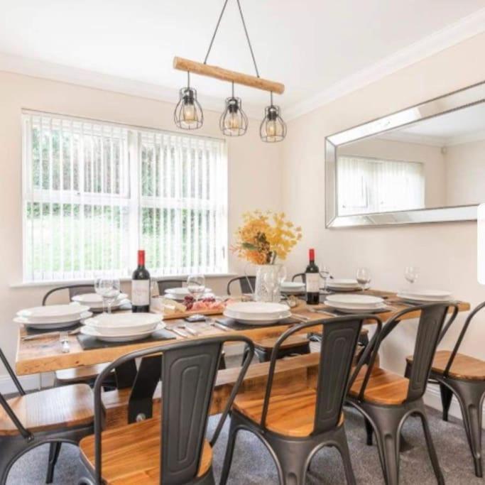 Beautiful Large Property, Sleeps 9 Walking Distance To The Sea , Beaches And Restaurants Fantastic Interior Lyme Regis Exteriör bild