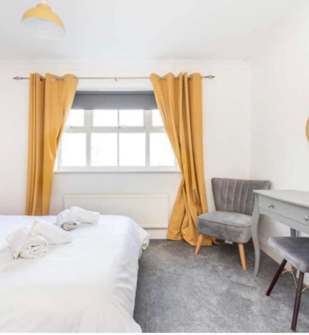 Beautiful Large Property, Sleeps 9 Walking Distance To The Sea , Beaches And Restaurants Fantastic Interior Lyme Regis Exteriör bild