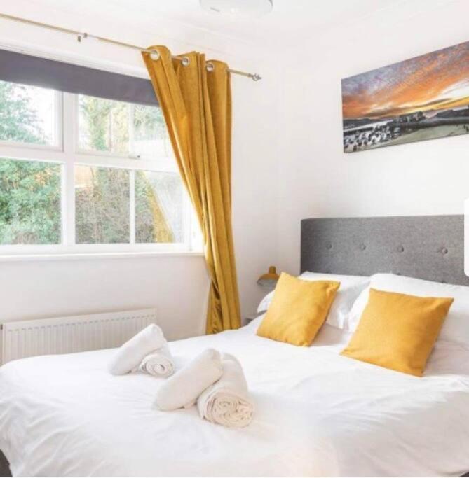 Beautiful Large Property, Sleeps 9 Walking Distance To The Sea , Beaches And Restaurants Fantastic Interior Lyme Regis Exteriör bild